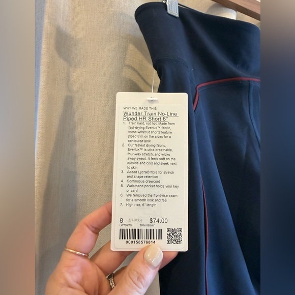 Wunder Under No Line Piped High Rise Short 6” size 8 - Picture 3 of 4